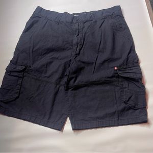 Men’s Airwalk cargo shorts 38 waist